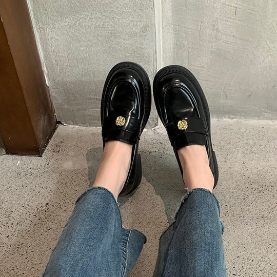 Damen elegante Loafer mit modischer Metall-Applikation und bequemer Sohle EB