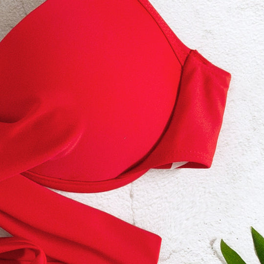 Damen Bikini-Oberteil mit verspieltem Knoten und elegantem Design EB