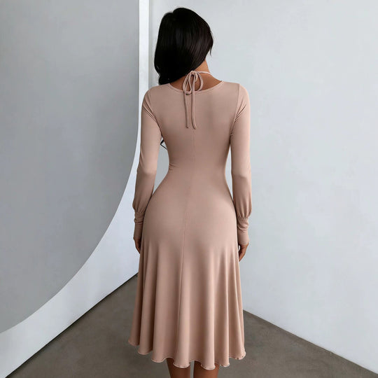 Damen gerafftes A-Linien Midikleid mit gekreuzten Trägern, figurformender Brustpartie und langen Ärmeln Eichborn Berlin