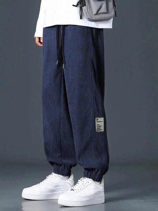 Herren nan Relax-Freizeithose aus feiner Breitkordstruktur mit Tunnelzug und elastischen Knöchelabschlüssen EB