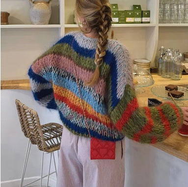 Damen Kuscheliger Strickpullover mit weit ausgestellten Ärmeln und buntem Streifenmuster EB