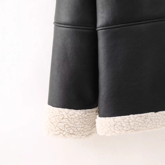 Damen angesagte Kunstlederjacke mit kuscheligem Innenfutter EB