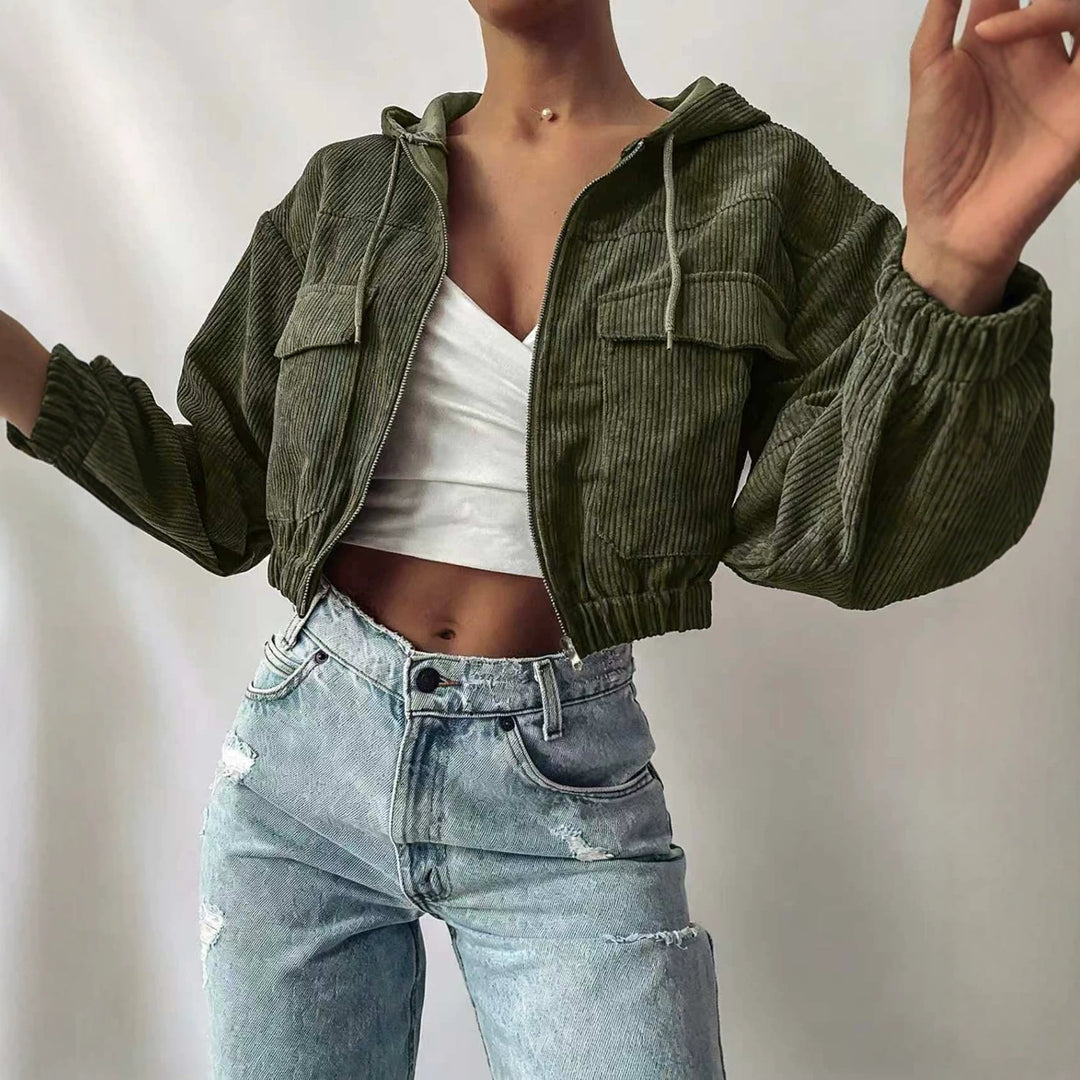 Damen Kurzjacke aus Cord mit Kapuze, Reißverschluss und aufgesetzten Brusttaschen EB
