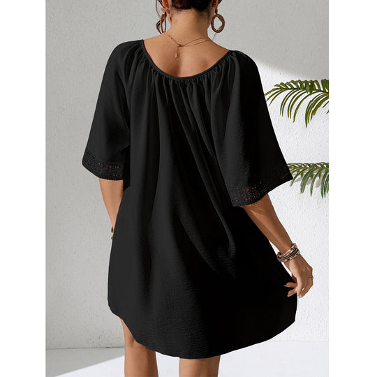 Damen Häkelstrandkleid mit elegantem V-Ausschnitt und luftigen Ärmeln EB