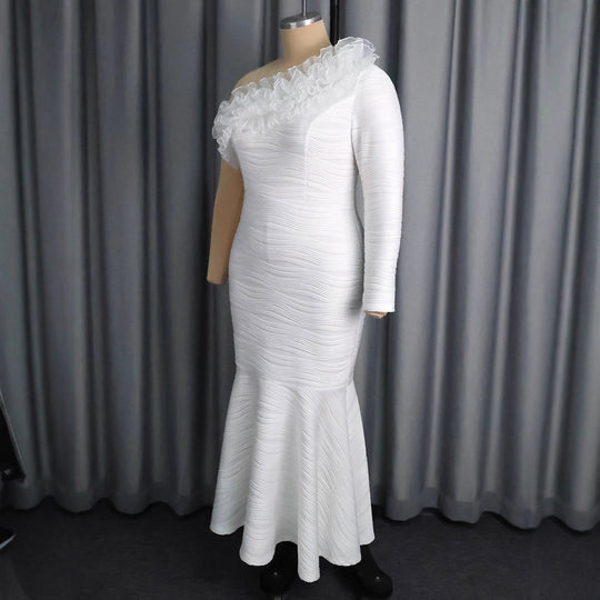 Damen figurbetontes Abendkleid mit asymmetrischem Rüschen-Ausschnitt EB