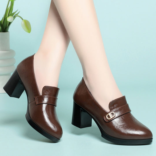 Damen elegante Pumps mit modischem Verschlussdetail EB