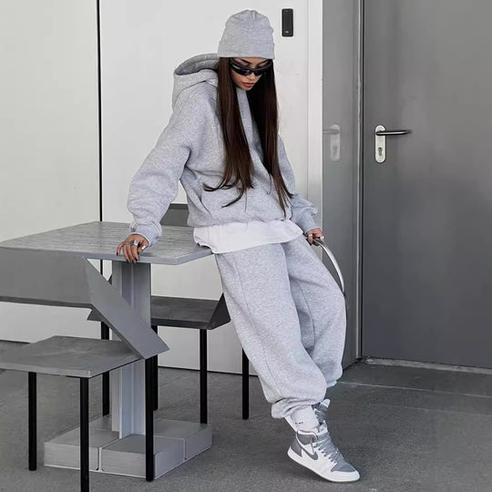 Damen Kuschelige Sweatshirt- und Jogginghose-Kombination EB