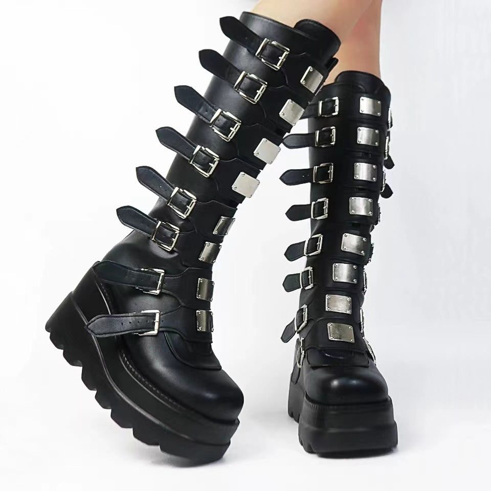Damen Plattform Stiefel mit modischem Schnallen-Design und stabiler Sohle EB