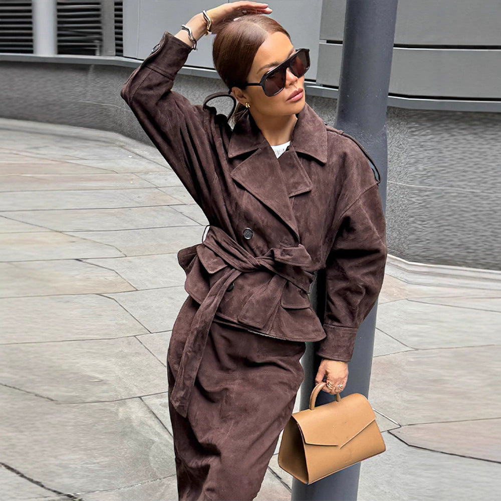 Damen modische Wildlederjacke mit passendem Rock im eleganten Set EB