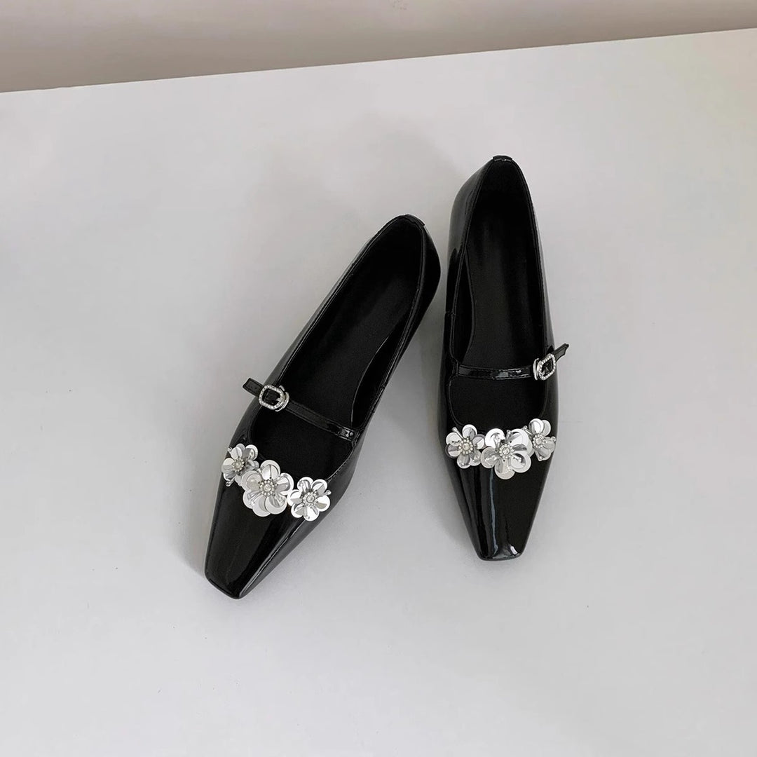 Damen Ballerinas mit floralen Applikationen und glanzvoller Oberfläche EB