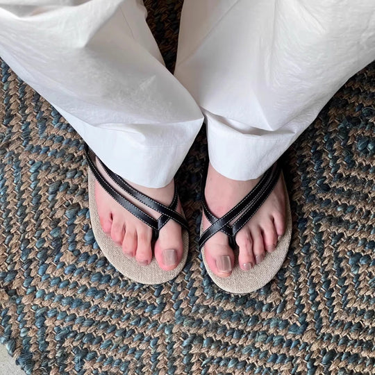 Damen Zehentrenner-Sandalen mit komfortabel geflochtenem Riemendesign EB