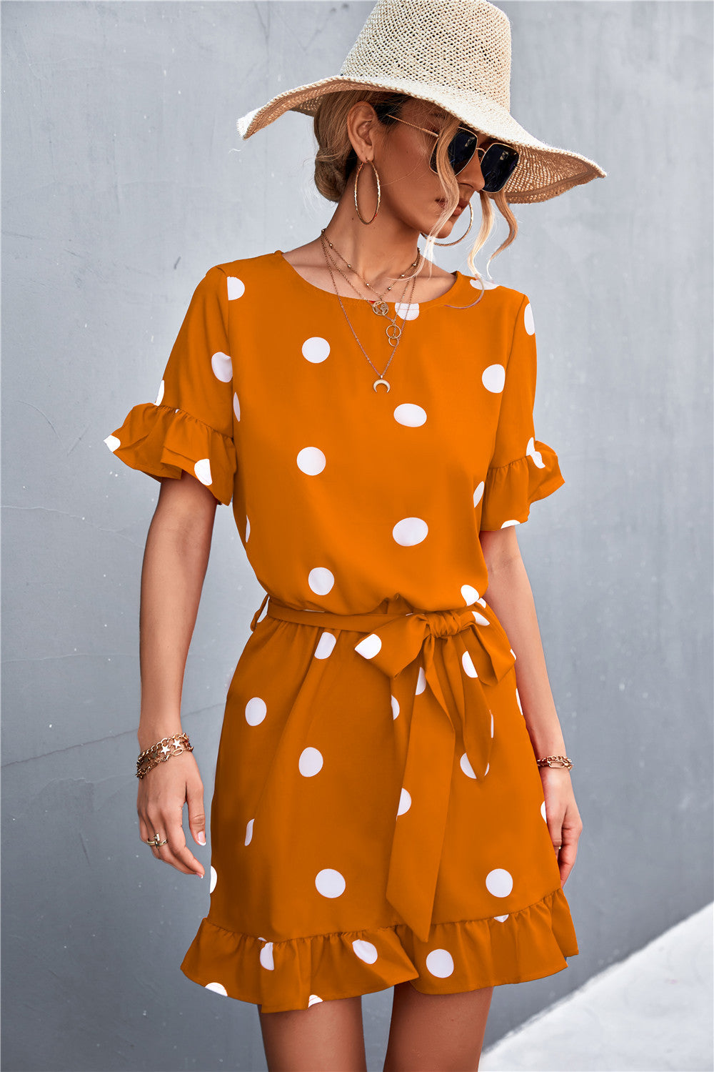 Damen Ballonkleid mit voluminösen Rüschensäumen und tailliertem Gürtel EB