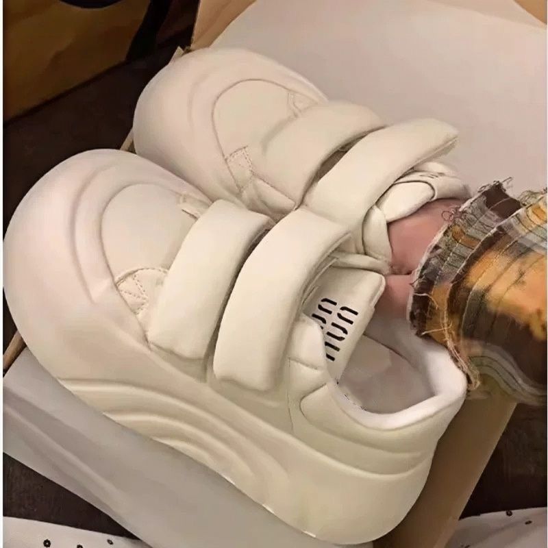 Damen Sneakers mit verstellbaren Klettverschlüssen und dämpfender Sohle EB