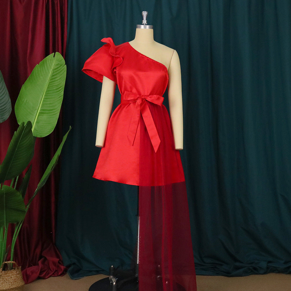 Damen Abendkleid mit asymmetrischem Oberteil und schwingendem Tüll-Akzent EB