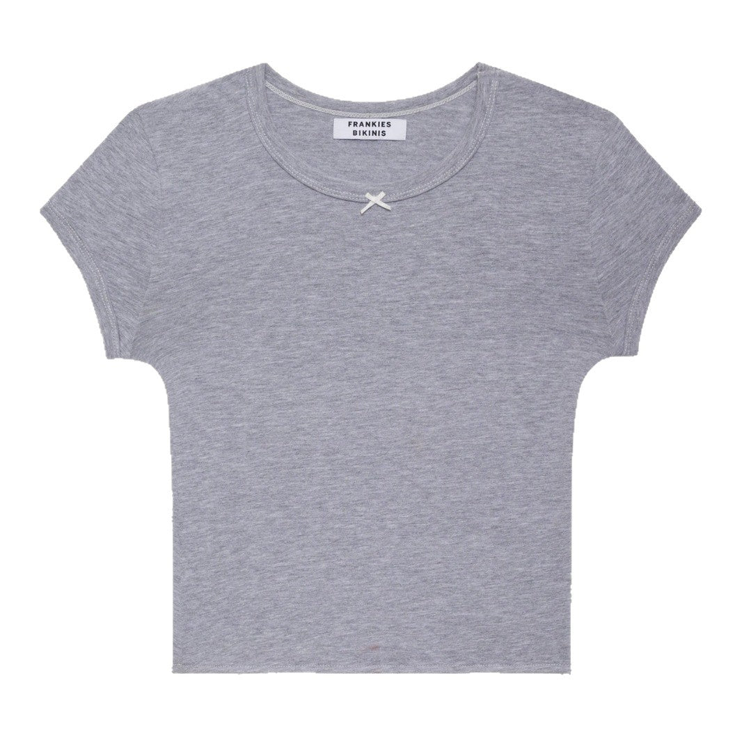 Damen eng anliegendes Basic T-Shirt mit elegantem Ausschnitt EB