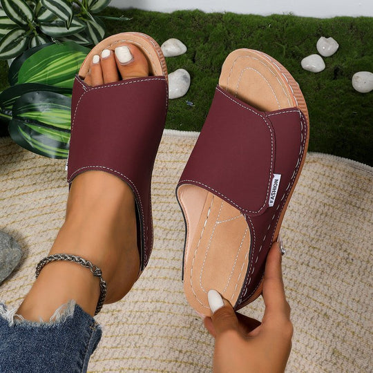 Damen Offene Zehen-Pantoletten mit Soft‑Suede‑Obermaterial, verstellbarem Klettverschluss und dämpfender Keilsohle EB