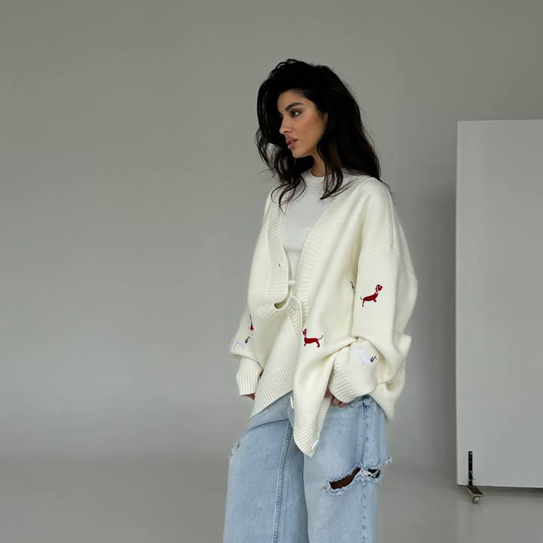 Damen Oversized Strickcardigan mit gestickten Dackelmotiven Eichborn Berlin