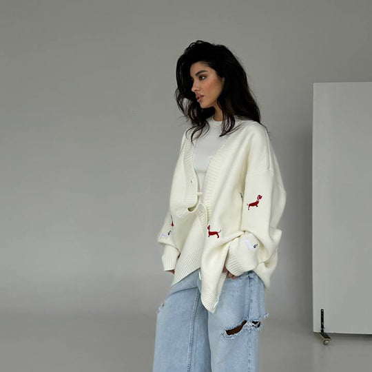Damen Oversized Strickcardigan mit gestickten Dackelmotiven Eichborn Berlin