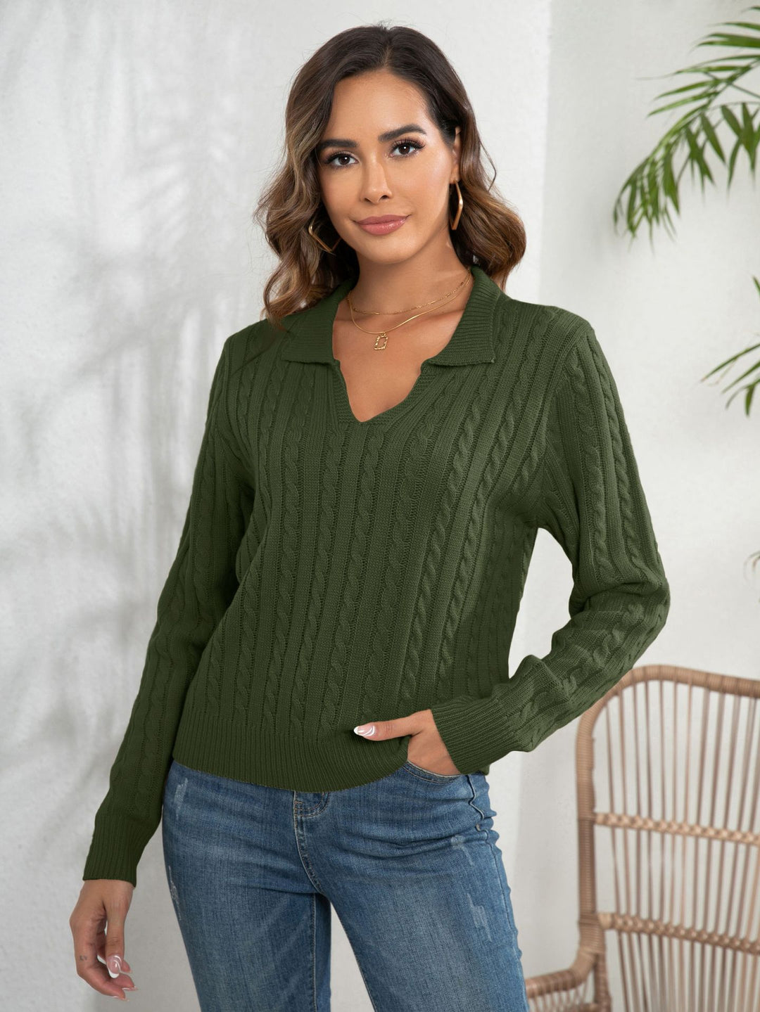 Damen Strickpullover mit V-Ausschnitt und Zopfmuster EB