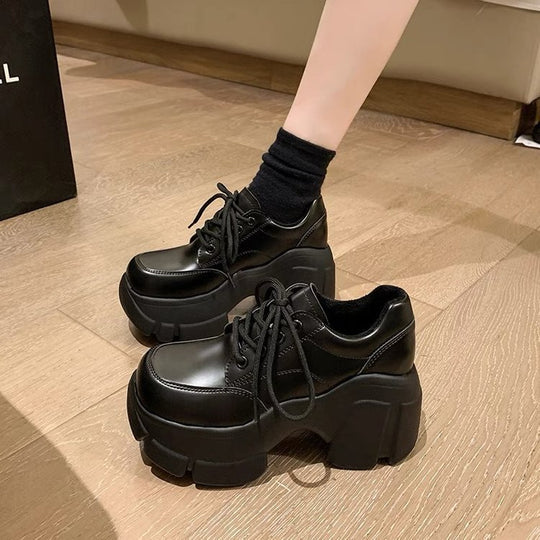 Damen Chunky Plateau Schnürschuhe mit glänzender Oberfläche EB