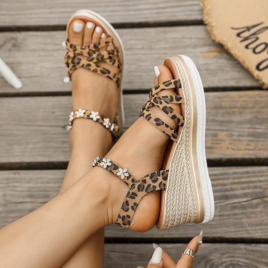 Damen Wedge-Sandalen mit dekorativen Riemen und modischem Leopardenmuster EB