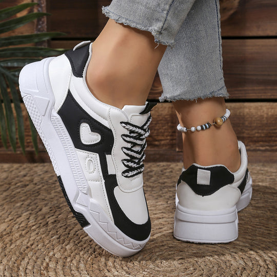 Damen Sneakers mit herzförmigem Design und dämpfender Sohle EB