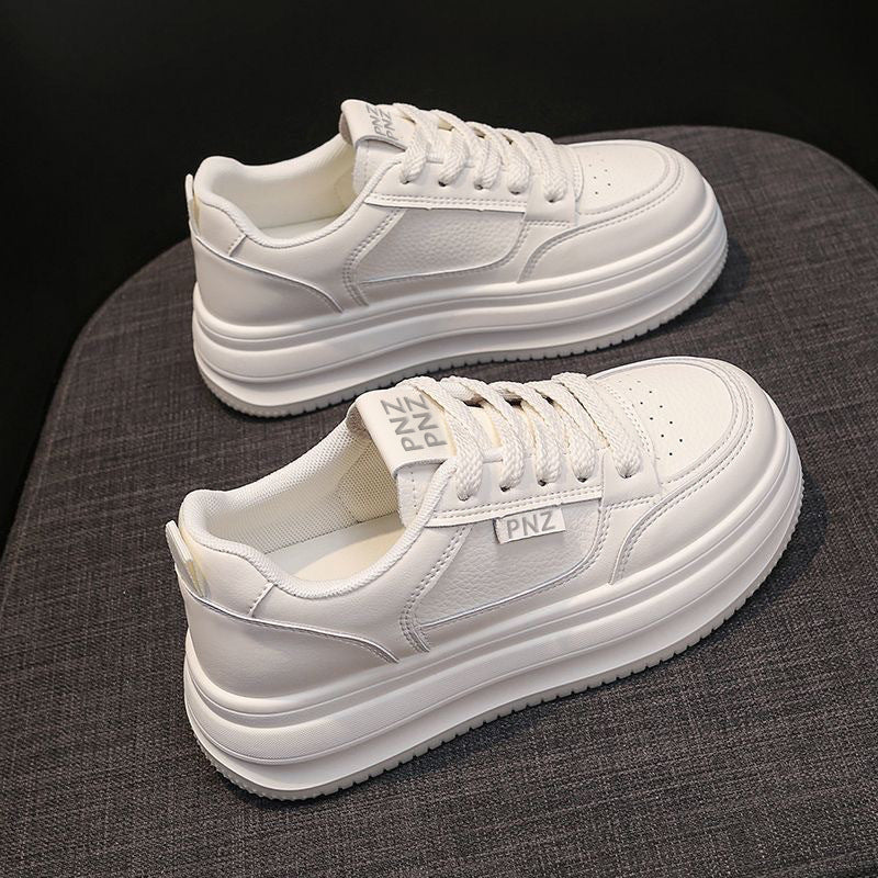 Damen Plattform Sneakers mit dämpfender Sohle und modernem Design EB