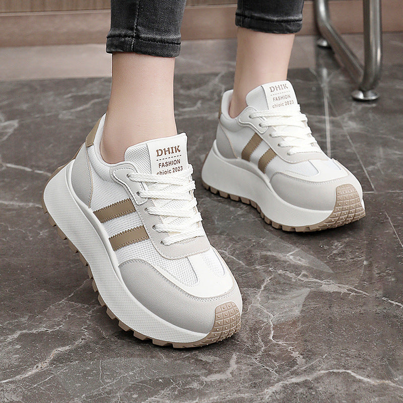 Damen modische Plateau-Sneaker mit atmungsaktiver Oberflächenstruktur und hoher Laufsohle EB