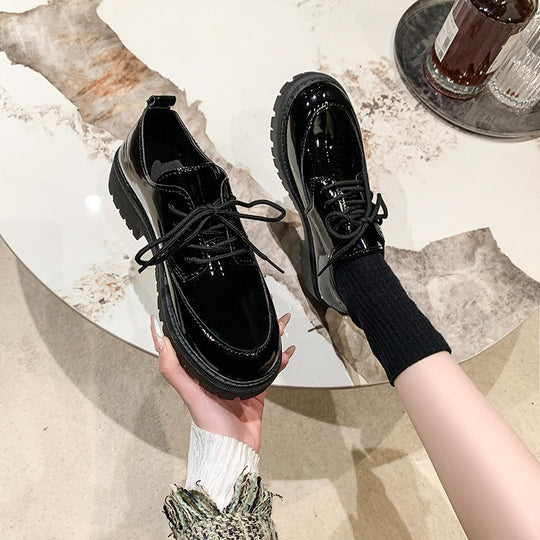 Damen nan stylische Derby-Schnürschuhe mit robuster Profilsohle, gepolstertem Komfortfußbett und dezentem Plateau EB