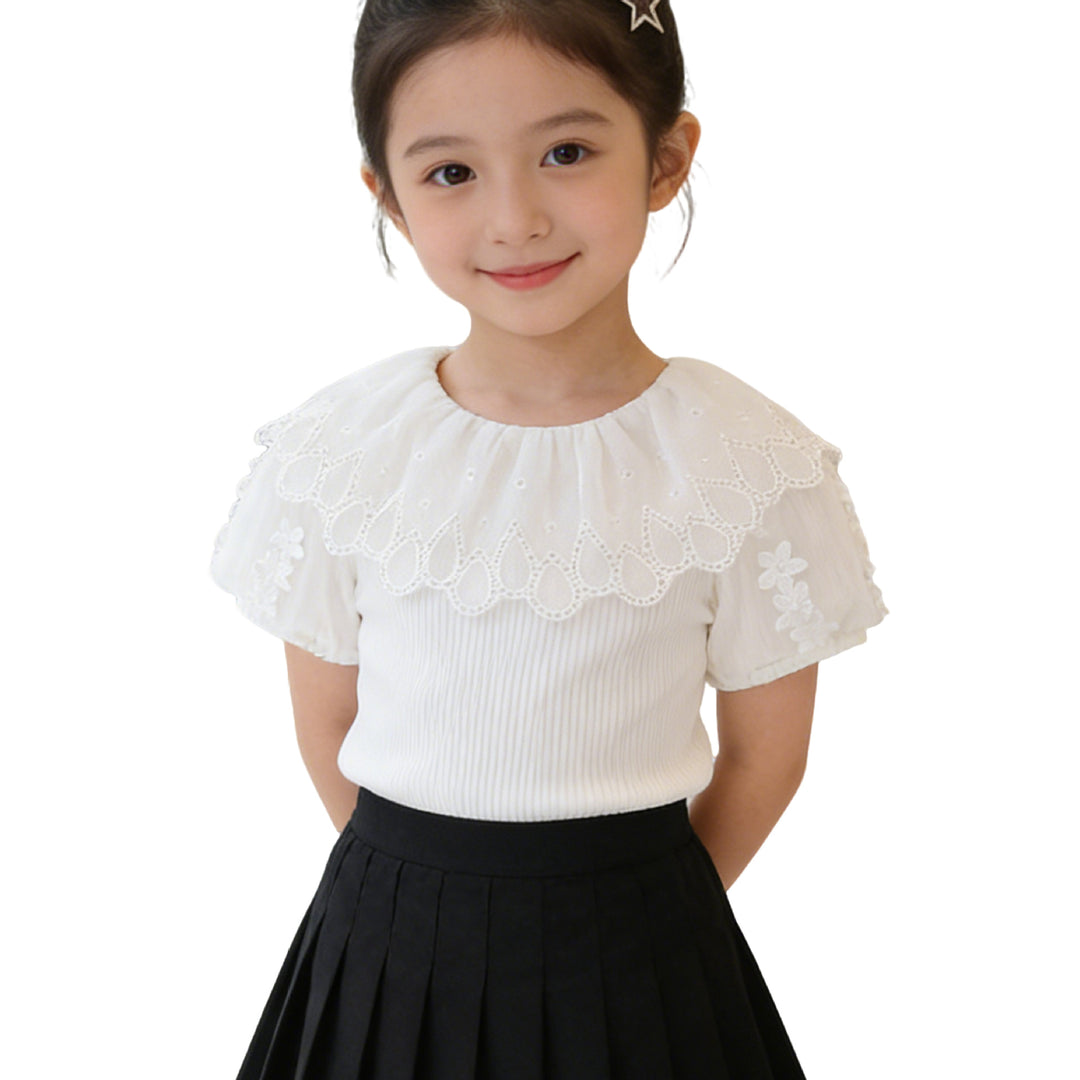 Mädchen modische Bluse mit voluminösem Tüllkragen und eleganten Details EB