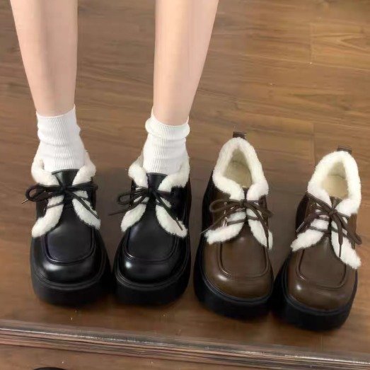 Damen Clogs mit wärmendem Innenfutter und modischem Schnürdesign EB