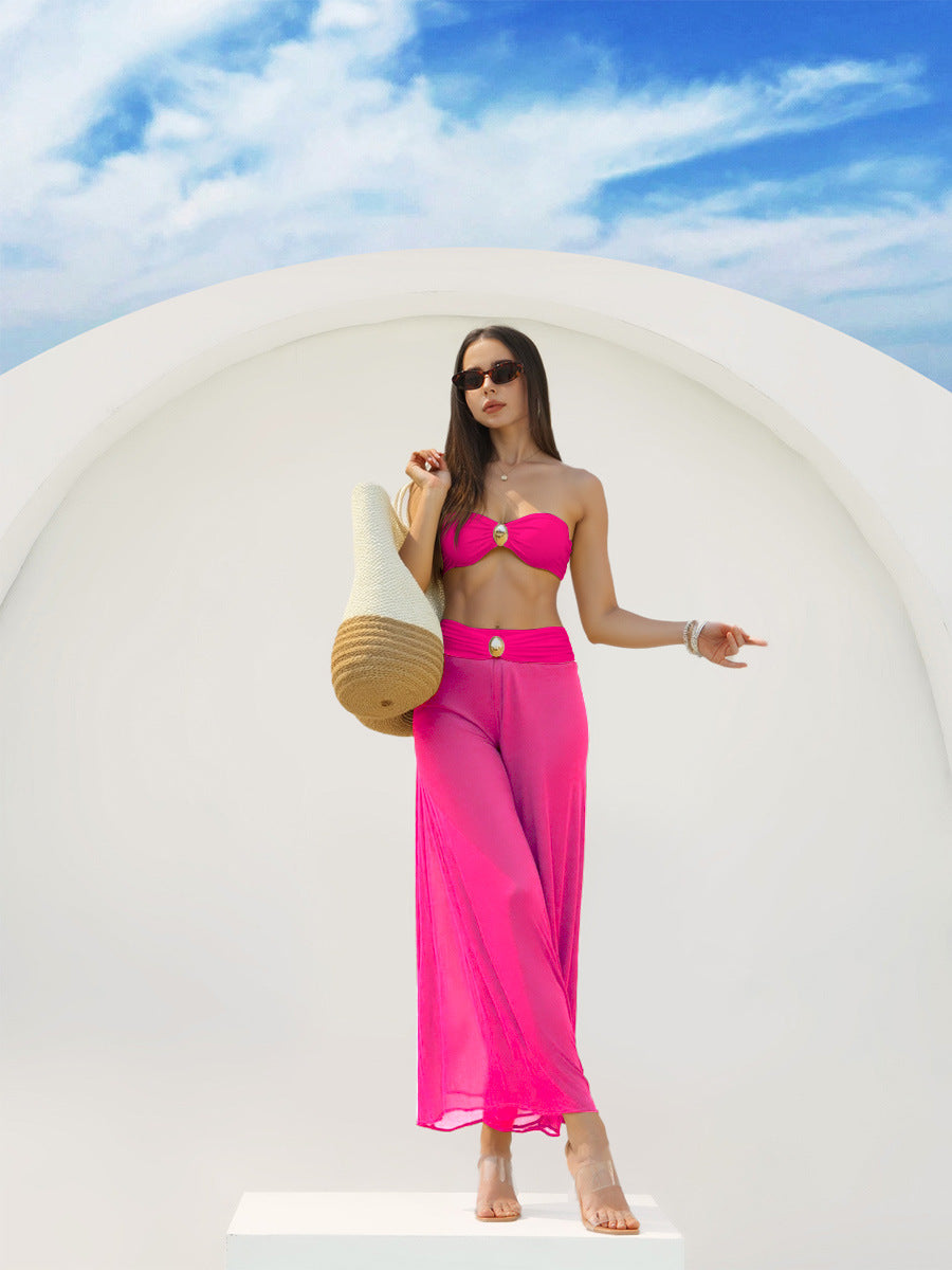 Damen Bandeau-Bikini mit elegantem Wickelrock und modischem Schmuckdetail EB