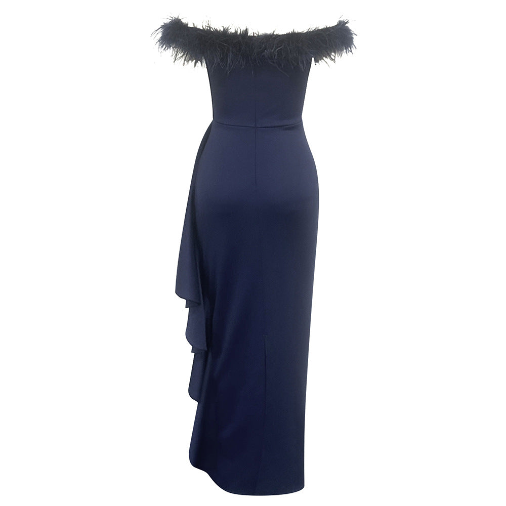 Damen Elegantes Abendkleid mit abnehmbaren Federdetails und asymmetrischem Schnitt EB