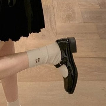 Damen Mary Jane Ballerinas mit verspieltem Riemen und glänzender Oberfläche EB