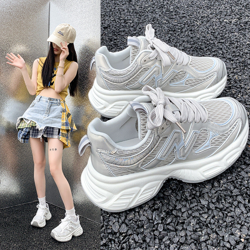 Damen Sportliche Sneakers mit atmungsaktiver Netzstruktur und dämpfender Sohle EB