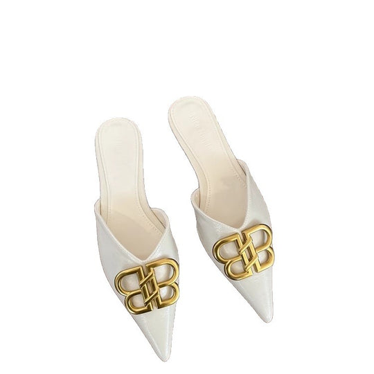 Damen Elegante Mules mit spitzem Zehenbereich und dekorativem Schnallen-Detail EB
