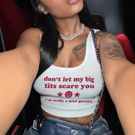 Damen Crop-Top mit kreativem Statementdruck EB