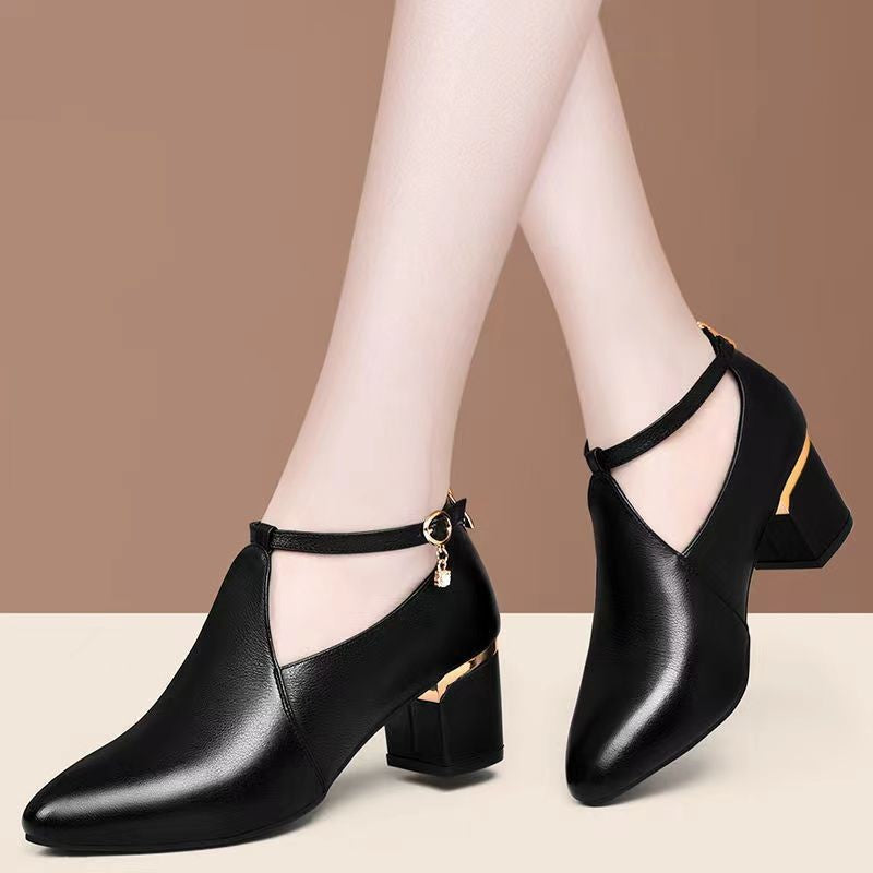 Damen nan spitz zulaufende Pumps mit Cut-Out, Knöchelriemchen, Fersenreißverschluss und mittelhohem Blockabsatz EB