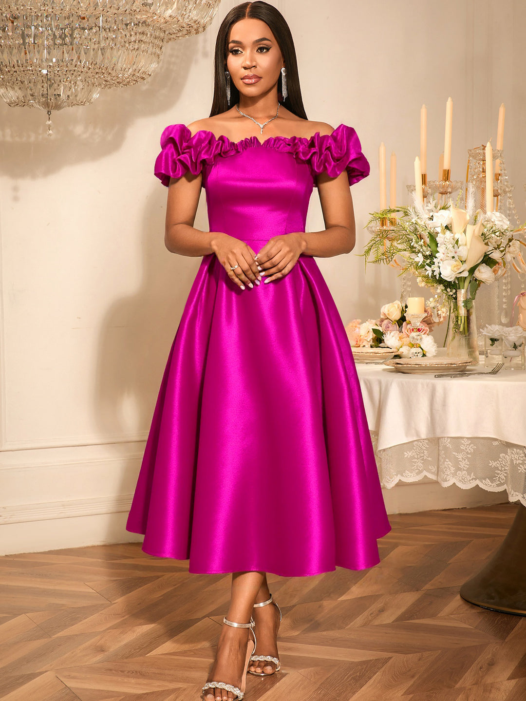 Damen Cocktailkleid mit schulterfreiem Design und voluminösen Rüschendetails EB