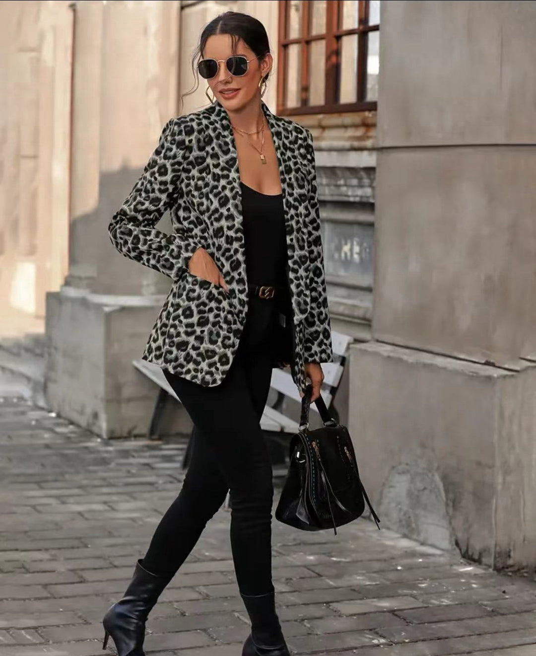 Damen modischer Blazer mit Leopardenmuster und taillierter Passform EB