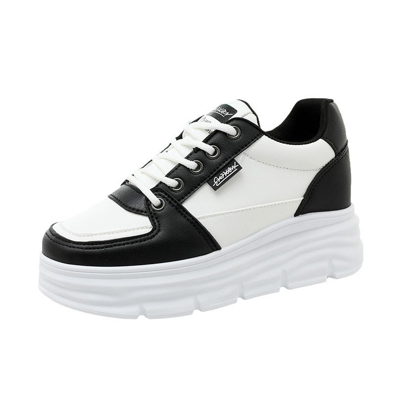Damen Plattform-Sneaker mit modischen Details und dämpfender Sohle EB