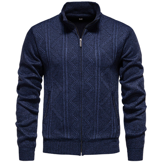 Herren Strickjacke mit Zopfmuster und hohem Stehkragen EB