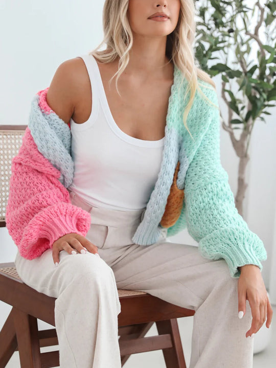 Damen kuschelige Strickjacke mit oversized Ärmeln und Farbkombination EB