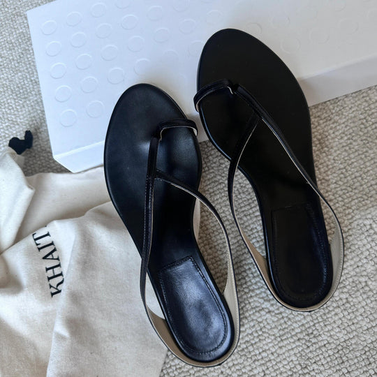 Damen Slipper mit elegantem Zehenstegdesign und praktischem Niedrigabsatz EB