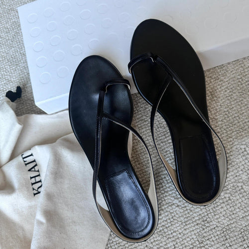Damen Slipper mit elegantem Zehenstegdesign und praktischem Niedrigabsatz EB