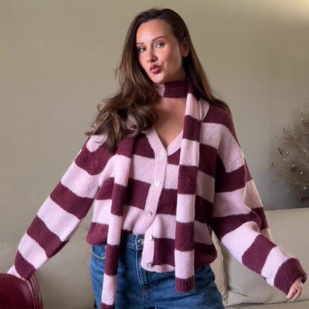 Damen kuschelige Strickjacke mit modischem Karomuster und abnehmbarem Schal EB