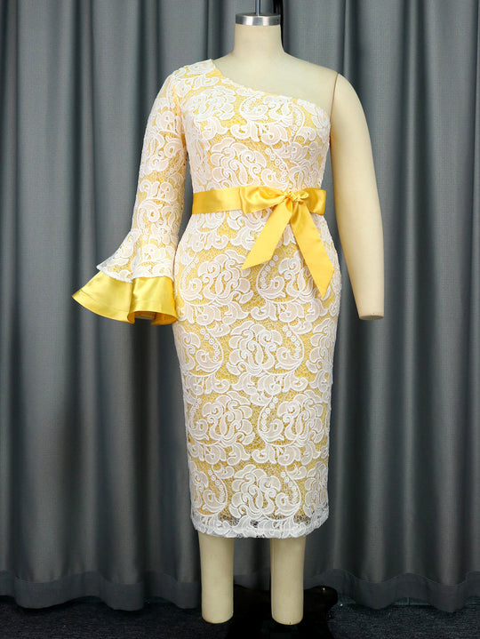 Damen Spitzenkleid mit asymmetrischem Schnitt und eleganten Volantärmeln EB