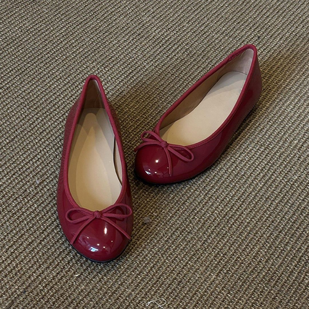 Damen Ballerinas aus glänzendem Leder mit verspieltem Schleifendetail EB