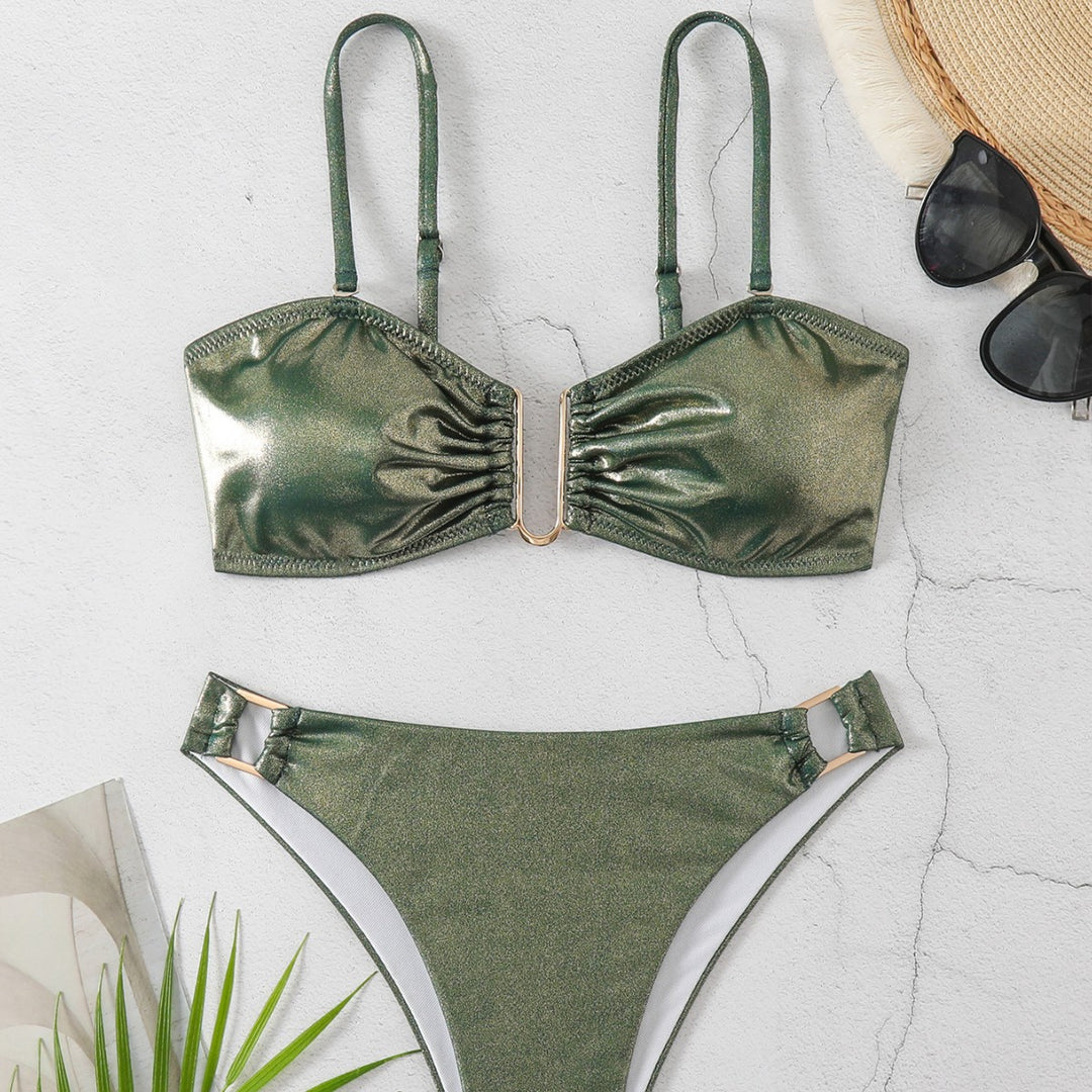Damen Glänzender zwei-teiliger Bikini mit eleganter Verzierung EB