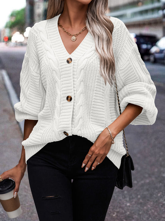 Damen modischer Strickcardigan mit Zopfmuster und Knopfdetail EB